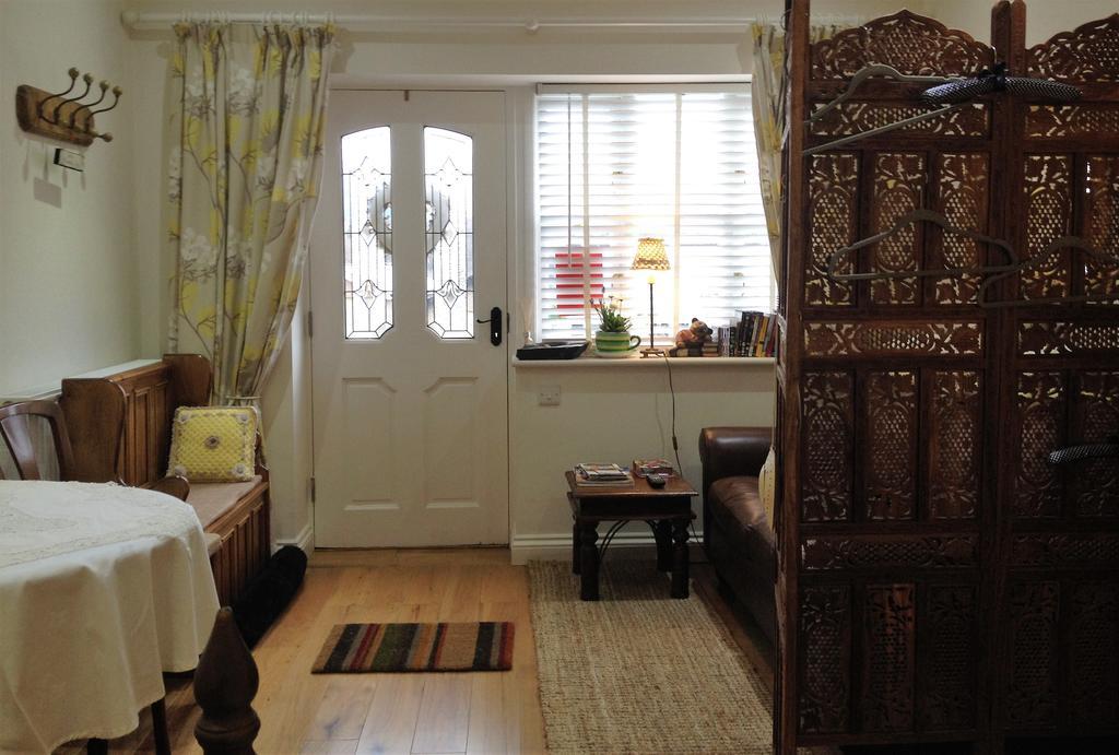 Snowdonia Snug - Studio Style Accommodation ดอลเกซเซย์ ภายนอก รูปภาพ